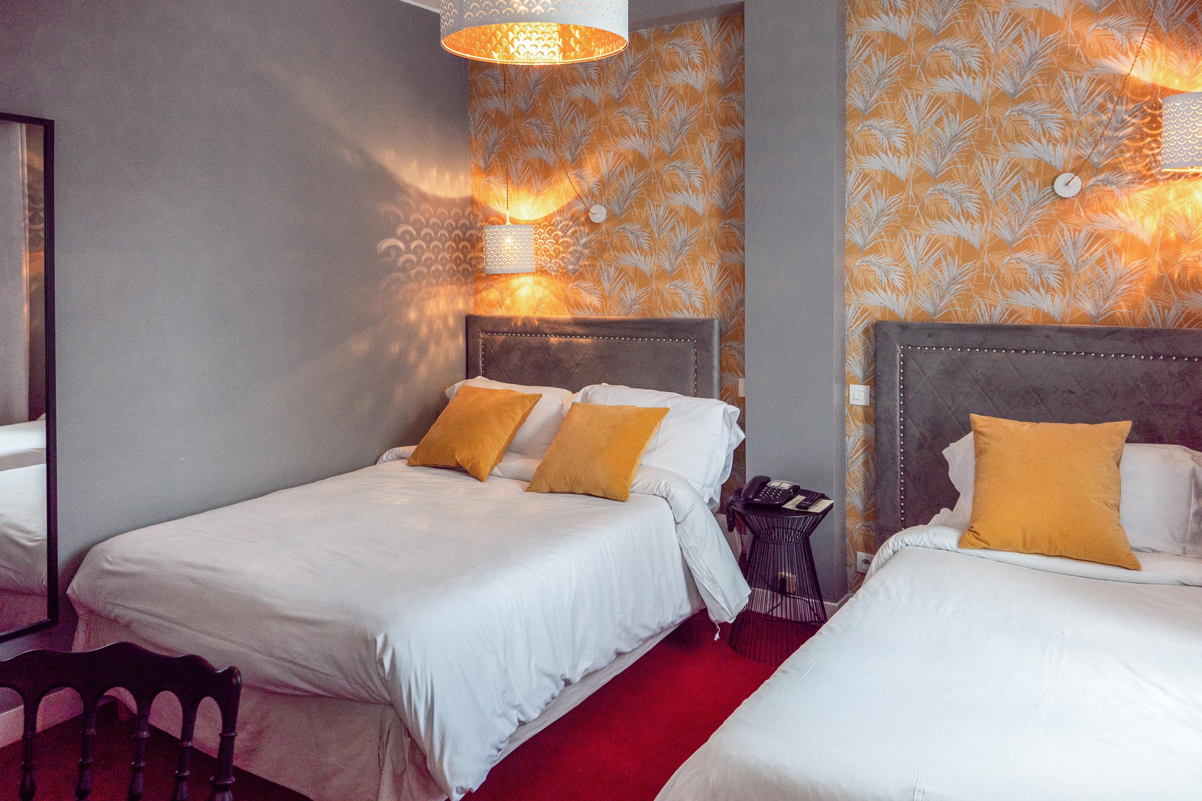Le Boeuf Couronne - Hotel & Restaurant Chartres- Logis Hotels Exterior photo