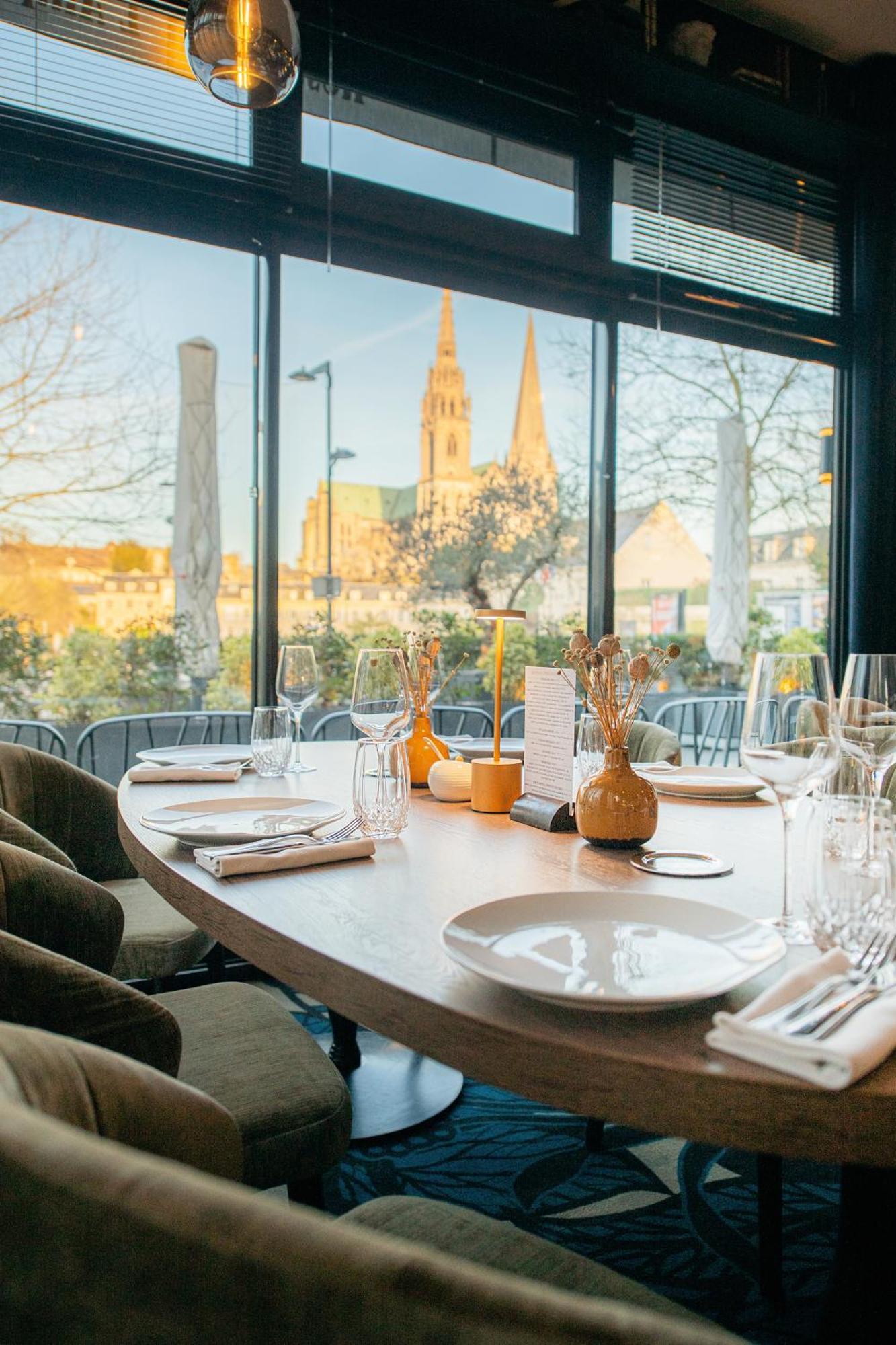 Le Boeuf Couronne - Hotel & Restaurant Chartres- Logis Hotels Exterior photo